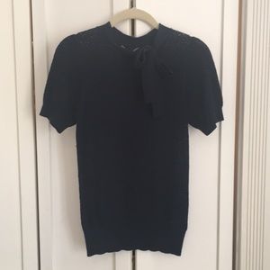 Short-sleeve tie-neck sweater